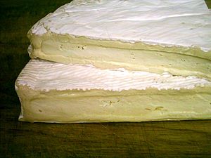 300px-Brie_de_Meaux_close